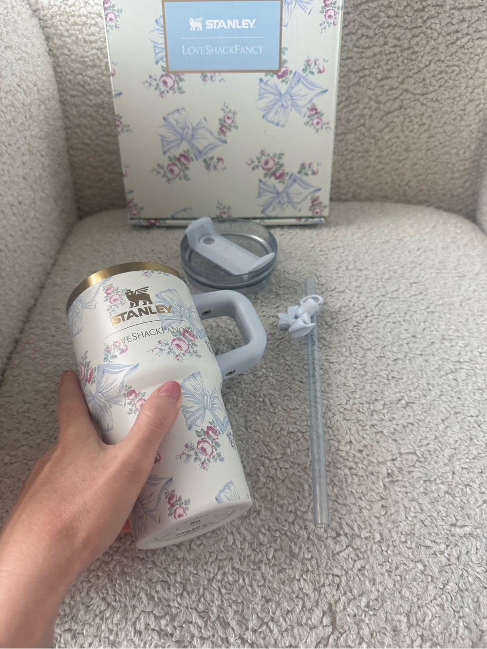 Stanley LoveShackFancy quencher 20 oz limited edition sold out blue floral bows - Picture 4 of 6